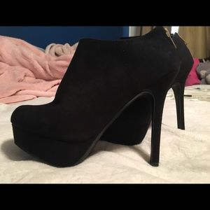 Black velvet heels